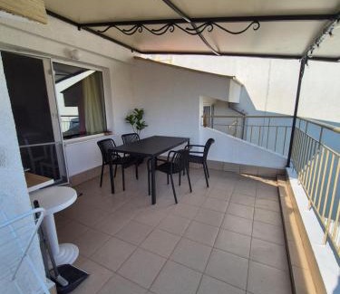 Sinemoretz Apartamento | Апартамент за гости Роси