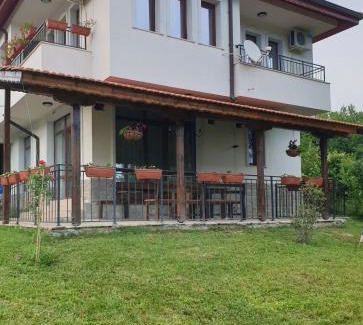 Elena Casa | Бадевски рай-къща Вяра