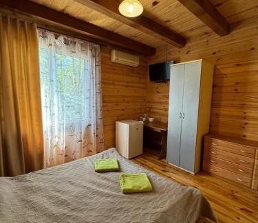 Volyn Oblast Hotel | База відпочинку Діана