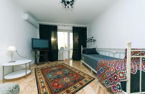 Kyiv Apartamento | Белые апартаменты на Жилянской
