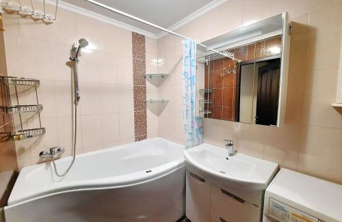 Sukhinovka Apartamento | Ботанік це 3 кімнатна квартира подобово у центрі Полтави Мережа Alex Apartments Безконтактне заселення 24-7 Документи для відряджень