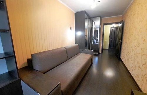 Sukhinovka Apartamento | Ботанік це 3 кімнатна квартира подобово у центрі Полтави Мережа Alex Apartments Безконтактне заселення 24-7 Документи для відряджень