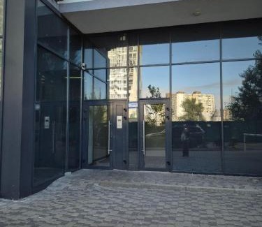 Pozniaky Apartamento | Видові апартаменти MYFREEDOM поруч із метро Харківська