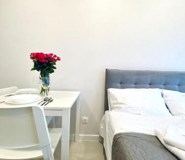 Pozniaky Apartamento | Видові апартаменти MYFREEDOM поруч із метро Харківська