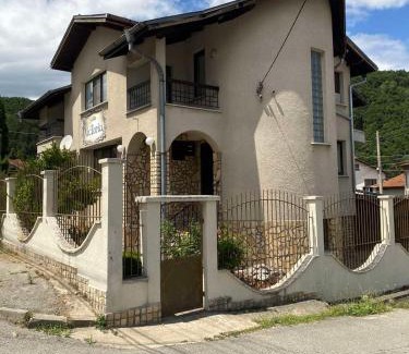 Raduil Casa | Вила Виктория