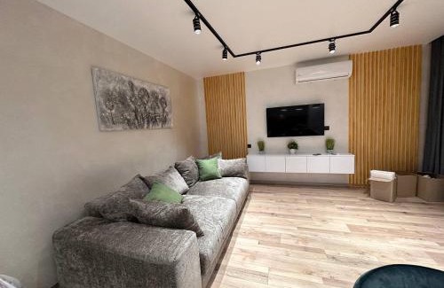 Lviv Apartamento | ВІП стилізовані у Львові з просторою вітальнею, на вулиці Під Голоском 15 Б