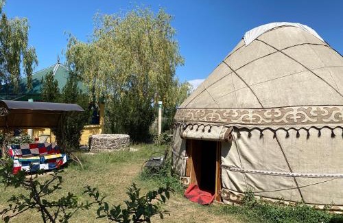 Issyk-Kul Region Casa | Гостевой дом “Kyzyl Alma” (Red Apple)