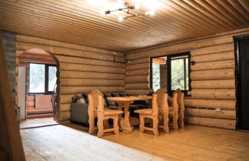 Soymy Chalet De Esquí | Гостьовий дім Секвойя