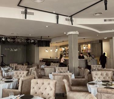 Svitlogirske Hotel | Готельно-ресторанний комплекс Щастя