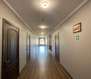 Veliki Bereznyi Hotel | Готель Яр