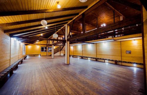 Polyanytsya Hotel | Гуцульська світлиця