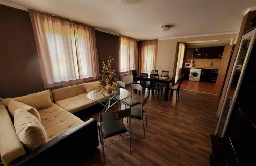 Beli Osum Casa | Двете къщи в планината