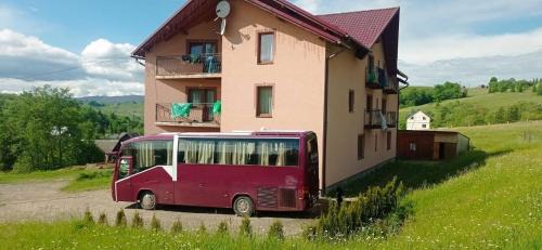 Yasinya Cabina | Дзвін Карпат