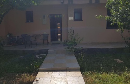 Centar Apartamento | ДОМИК В ПАРКЕ