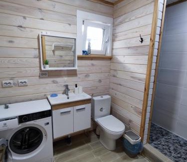 Molodizhne Casa | Дом Дискавери семейный у моря!