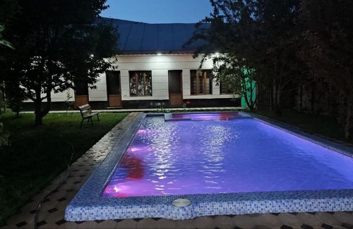 Uzbekistan Casa | Дом для отпуска в Чарваке, guest house in charvak