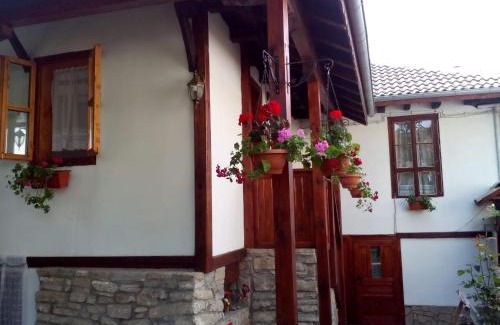 Tryavna Casa | Дядовата къща