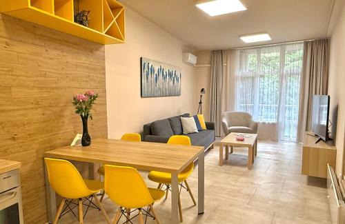 Kazanlak Apartamento | Елегантен апартамент в супер центъра на града с изглед към парк, възможност за безплатно паркиране