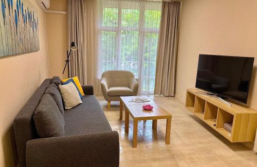 Kazanlak Apartamento | Елегантен апартамент в супер центъра на града с изглед към парк, възможност за безплатно паркиране