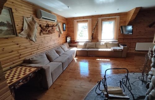 Kyiv Oblast Casa | Затишна садиба з озером біля лісу