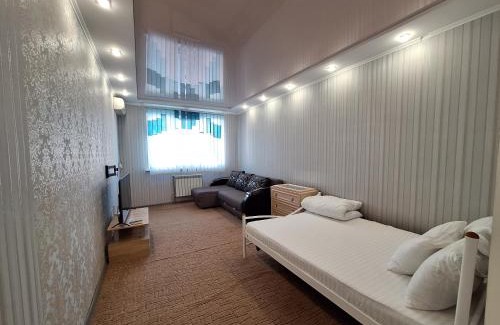 Sukhinovka Apartamento | Квартира в Розсошенцях з Великим ліжком ванною і кондиціонеромrtments Документи для відряджень