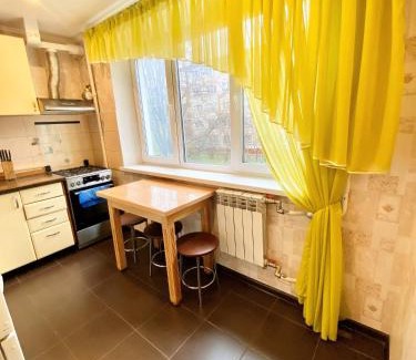 Dniprovs'kyi District Apartamento | Квартира на Воскресенці, поруч метро Лівобережна, Інститут Серця, МВЦ