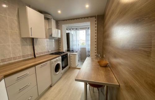 Dnipro Apartamento | Квартира с раздельными комнатами, левый берег, пр Правды, Ул Калиновая