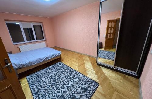 Berehove Apartamento | Квартира трикімнатна