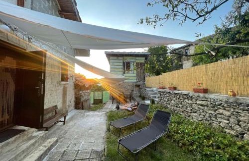 Luki Casa | Къща за гости Вино от глухарчета