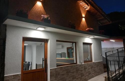 Devin Casa | Къща за гости НА СЕЛО
