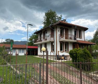 Smolyan Villa | Къща за гости Падалото