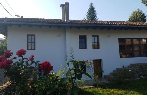Elena Casa | Къща за гости Роден край