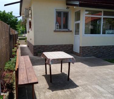 Kazanlak Apartamento | Къща за гости Стената до язовир Копринка
