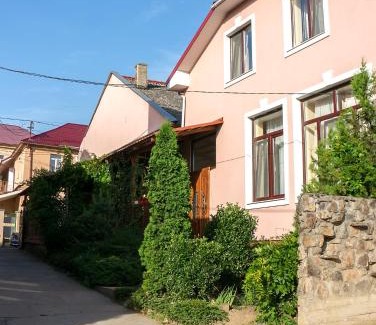 Uzhhorod Casa | Кімнати в центрі