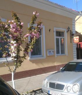 Uzhhorod Casa | Кімнати в центрі