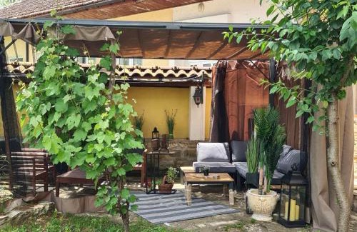 Elena Casa | николовата къща