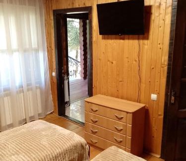 Serednye Casa | ПАННА КАТЕРИНА