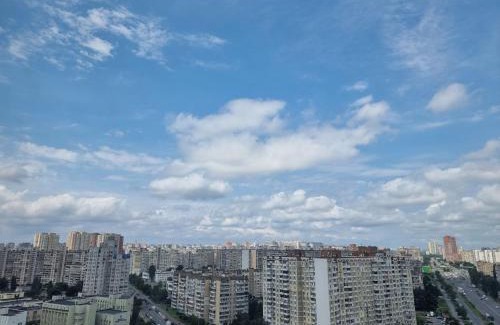 Pozniaky Apartamento | Панорамний Краєвид поруч з метро