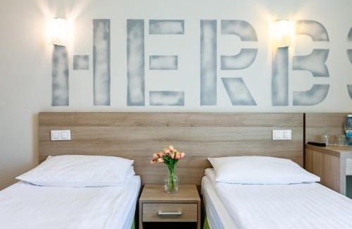 Darnyckyj Hotel | Практик готель