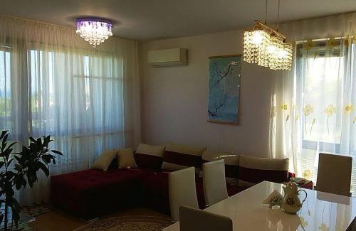 Byala Apartamento | Прекрасный апартамент с видом на море и бассейном