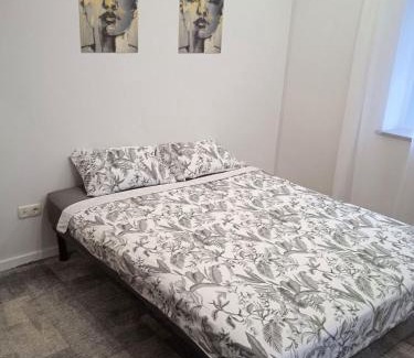 Mykolaiv Apartamento | Приватний будинок в Миколаєві з гаражем Private House in Mykolaiv with garage