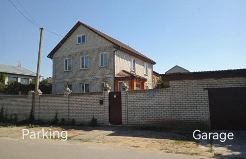 Mykolaiv Apartamento | Приватний будинок в Миколаєві з гаражем Private House in Mykolaiv with garage