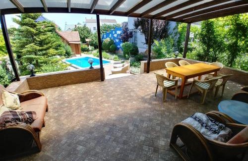 Odessa Casa | Приватний котедж з Басейном біля моря Совіньон Одеса