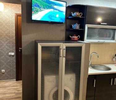 Cherkasy Apartamento | Простора та стильна 2 кімнатна в центрі Черкас на бульварі Шевченко з панорамним видом та СмартТВ! Дві окремі охайні спальні з кондиціонерами,поруч парковка з охороною