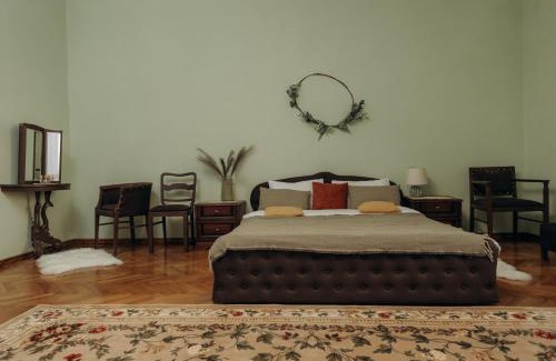 Chernovtsy Apartamento | Простора 2-кімн квартира в центрі Чернівців на Турецькій 18 завжди зі світлом
