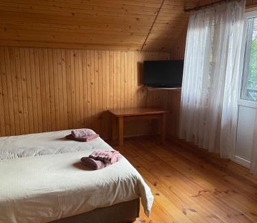 Skhidnytsya Hotel | Під лісом