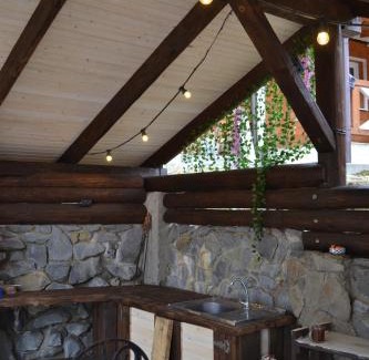 Izki Casa | Садиба Деревій