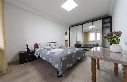 Obolon' Apartamento | Світла, комфортна квартира біля метро Мінська