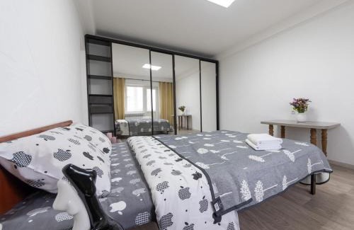 Obolon' Apartamento | Світла, комфортна квартира біля метро Мінська
