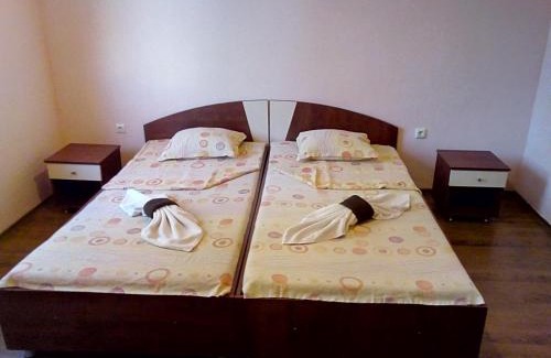 Ravda Hotel | Семеен хотел Бостън